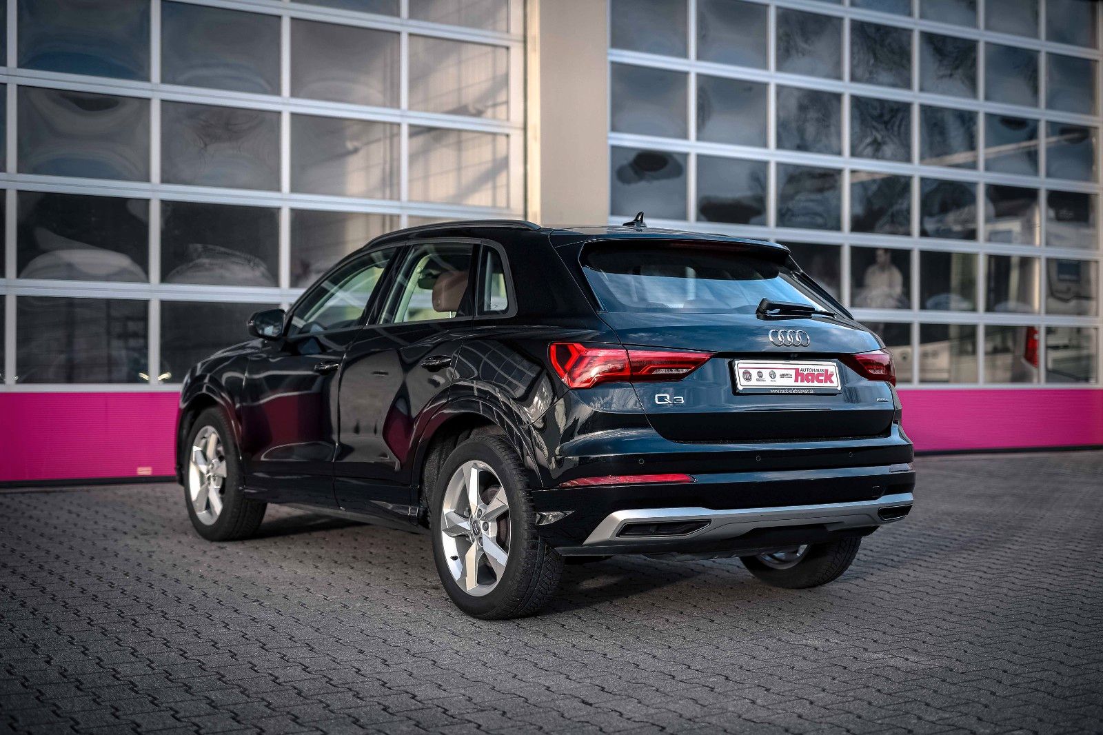 Fahrzeugabbildung Audi Q3 45 TFSI quattro advanced