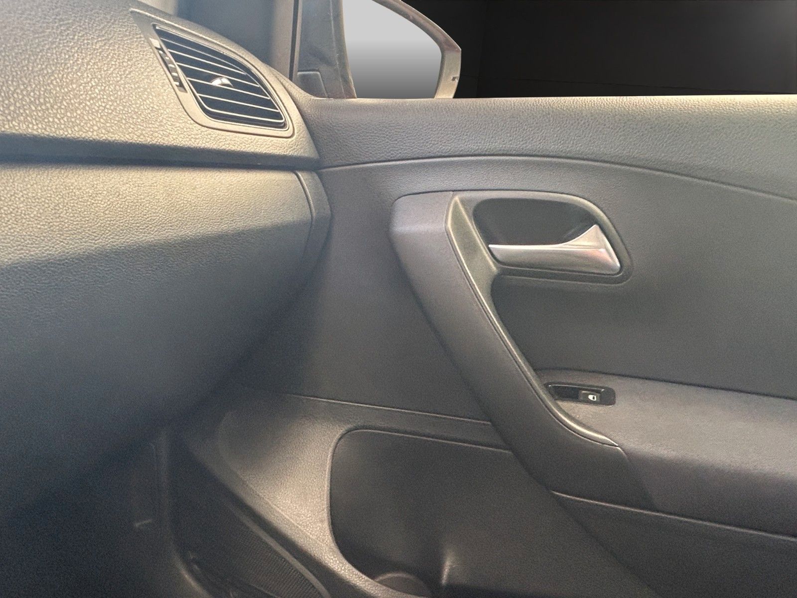 Fahrzeugabbildung Volkswagen Polo V Trendline/Service & Tüv Neu/Klima