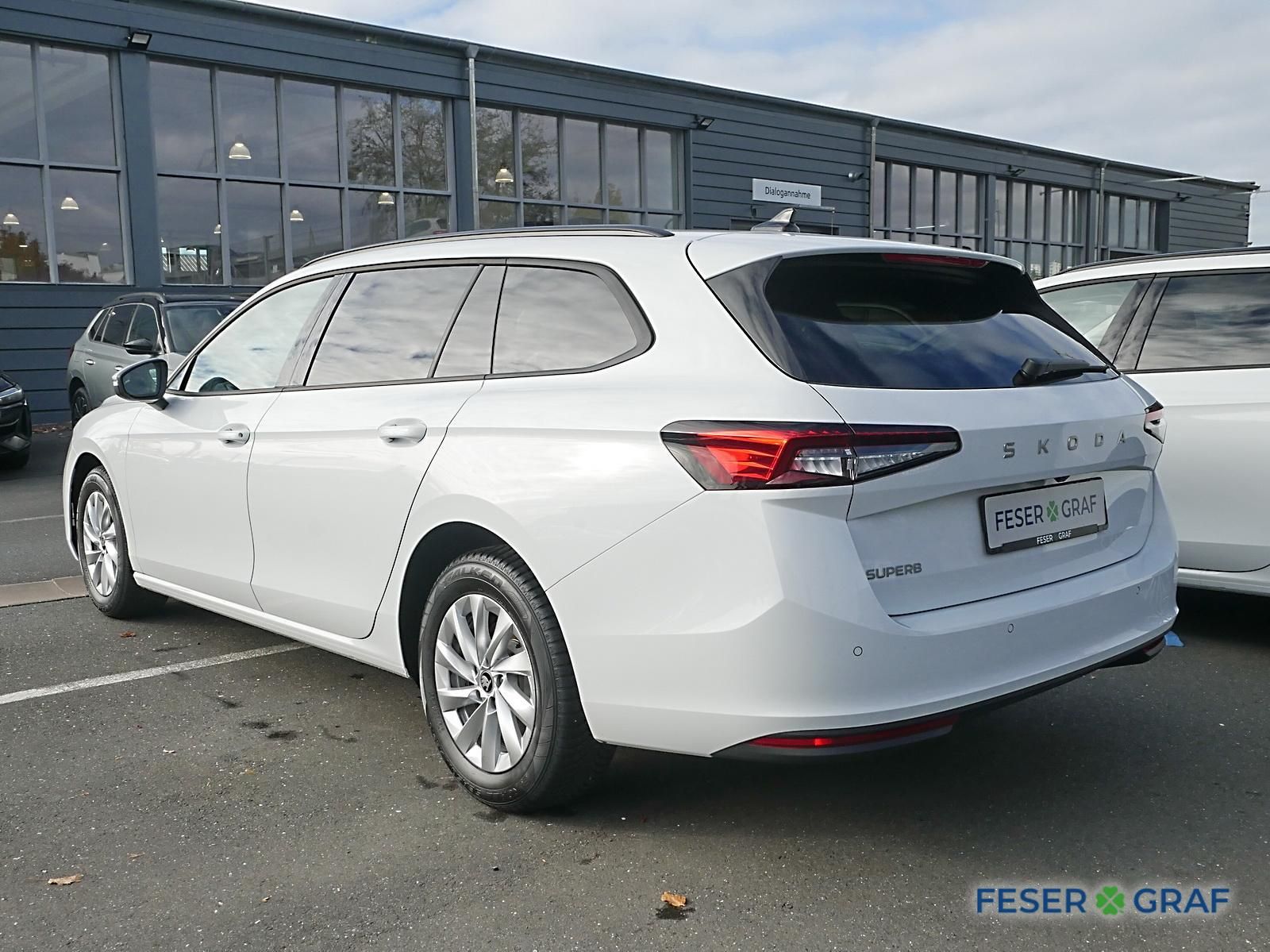 Skoda Superb Combi 2.0 TDI Essence AHK Navi RüKa 16" imagem 3