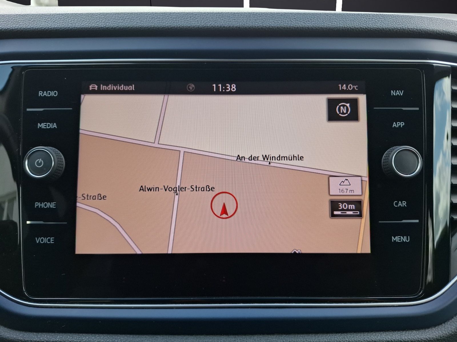 Fahrzeugabbildung Volkswagen T-Roc TSI United Navi ACC PDC SH LM