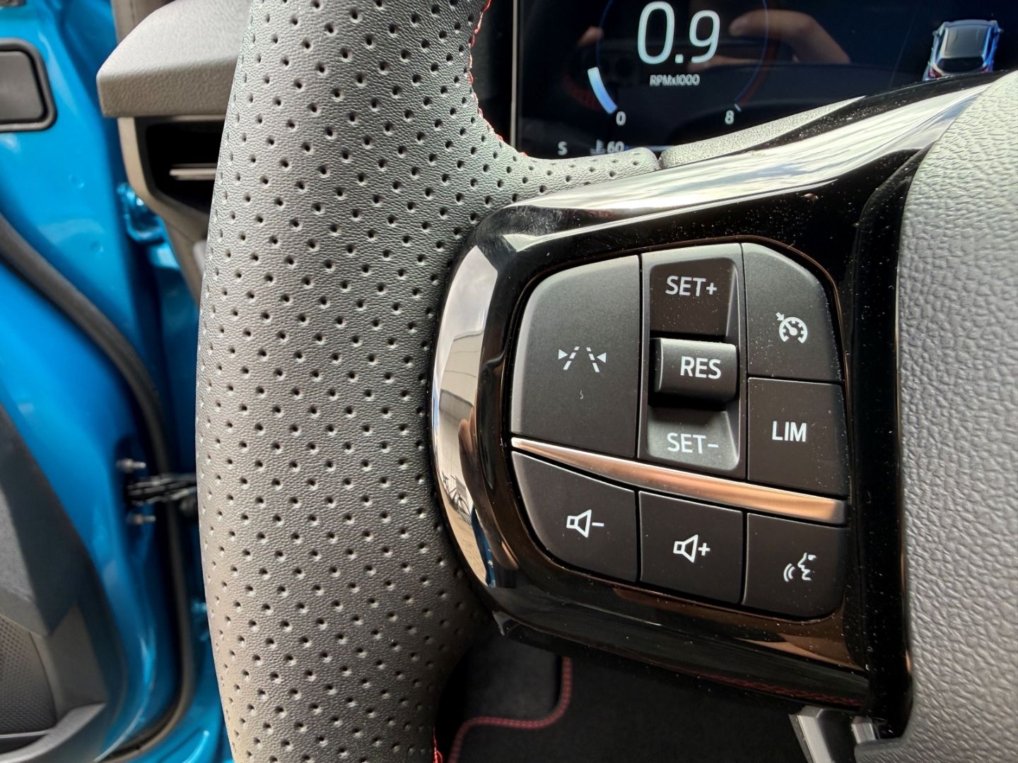Fahrzeugabbildung Ford Puma ST-Line AHK Navi DIGIKI LED  CarPlay GJR 5J