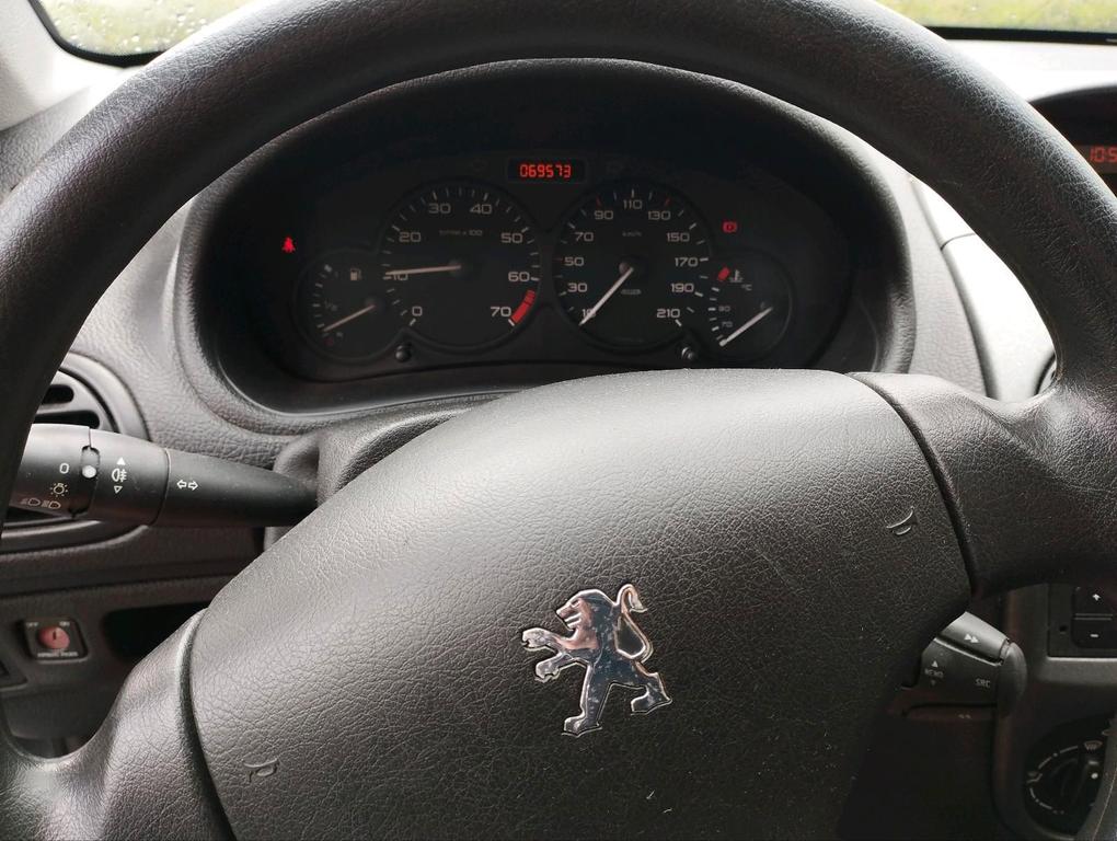 Peugeot 206