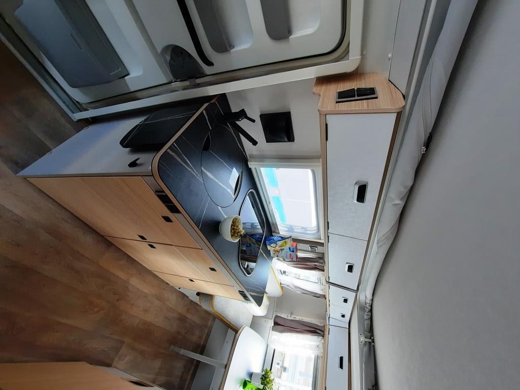 Fahrzeug Übersicht 13 Fahrzeugabbildung HYMER / ERIBA / HYMERCAR Touring 560 Verfüg./Sparen Sie 10.725,- €