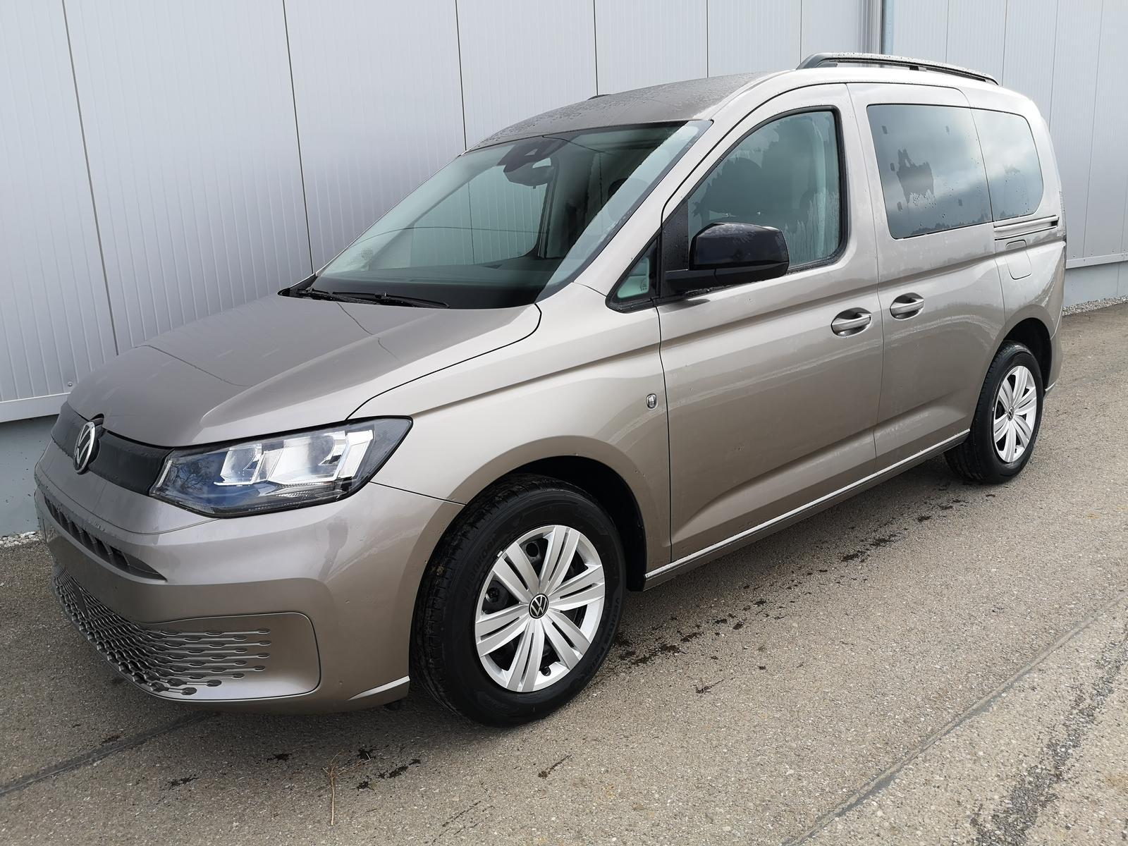 Volkswagen Caddy 1.5TSI DSG ACC Kam GV5 App AHK Reling
