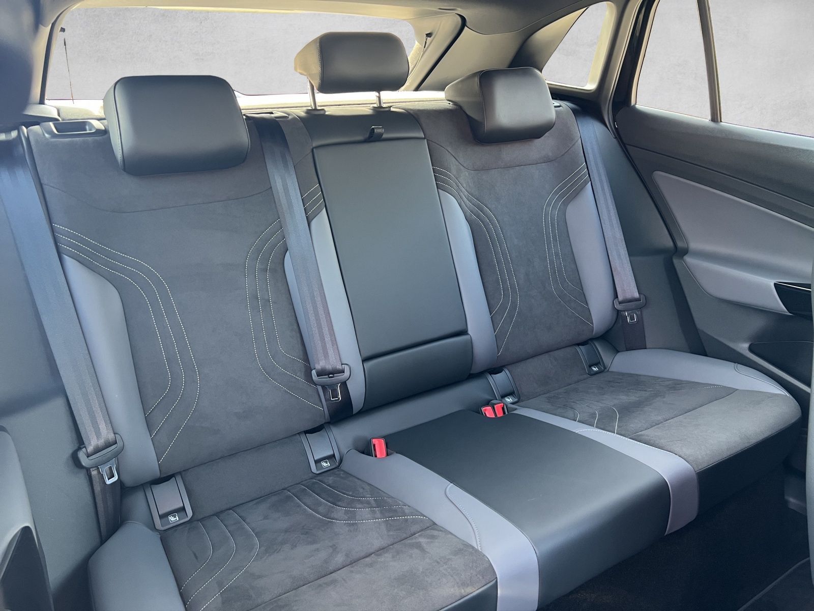 ID.4 Pure Performance*IQ.Light*ACC*RearView*Navi