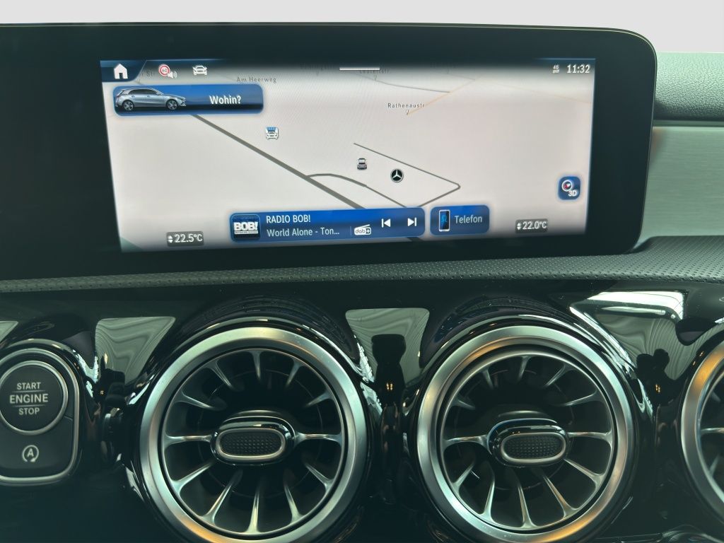 Fahrzeugabbildung Mercedes-Benz A 200 AHK*Navi*Fernlichtass.*LED*PDC*Sportp.*AUT