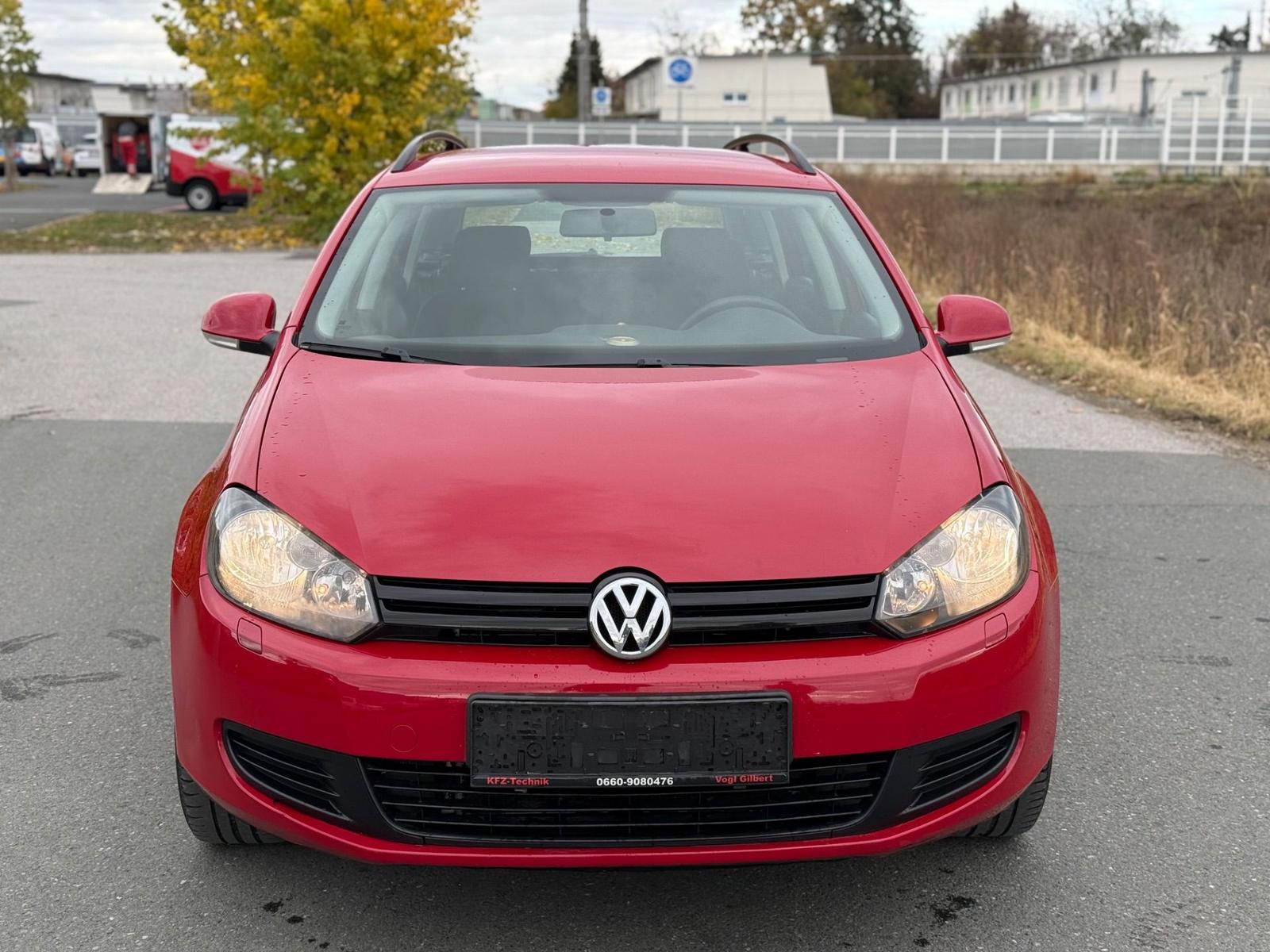 Volkswagen Golf 2010 — вигляд ззаду