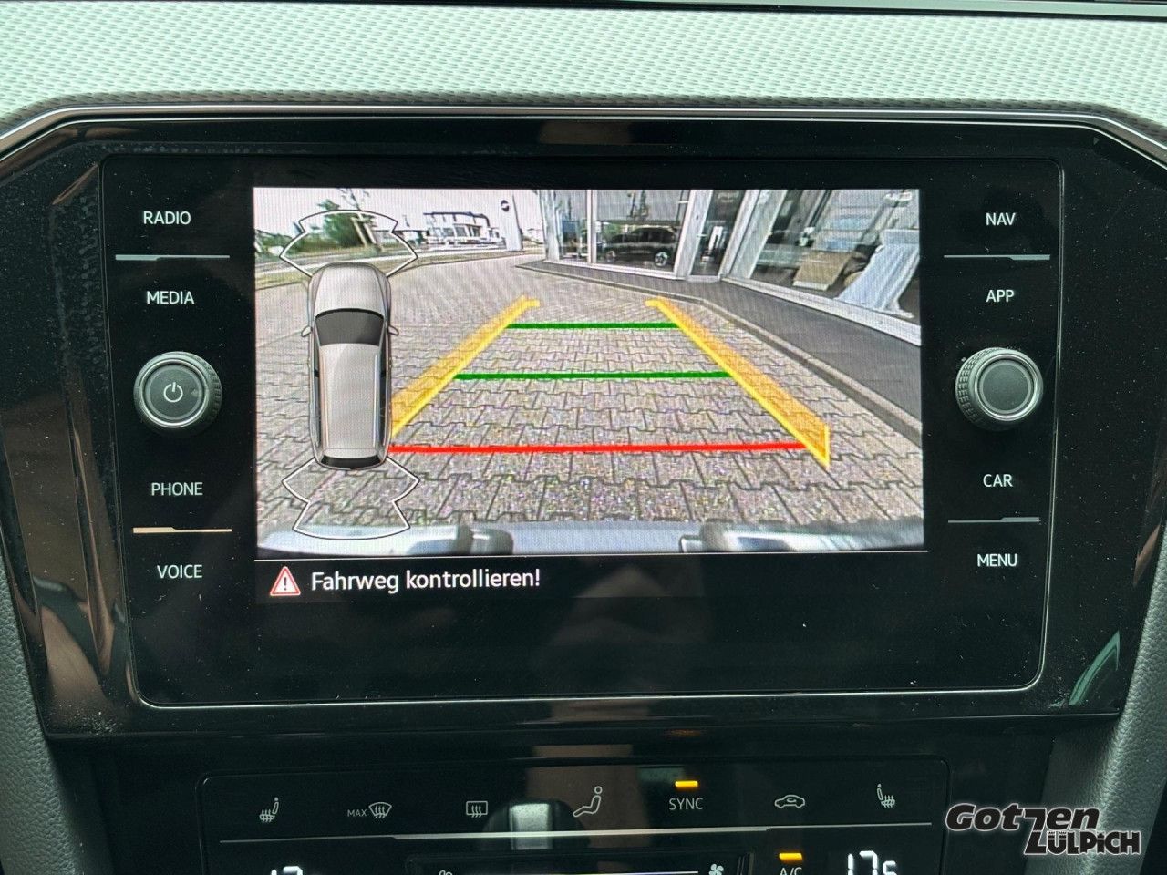 Fahrzeugabbildung Volkswagen Passat Variant Alltrack 4Motion Rear View AHK