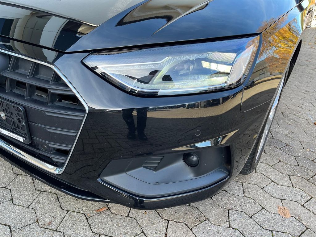 AUDI A4 2024