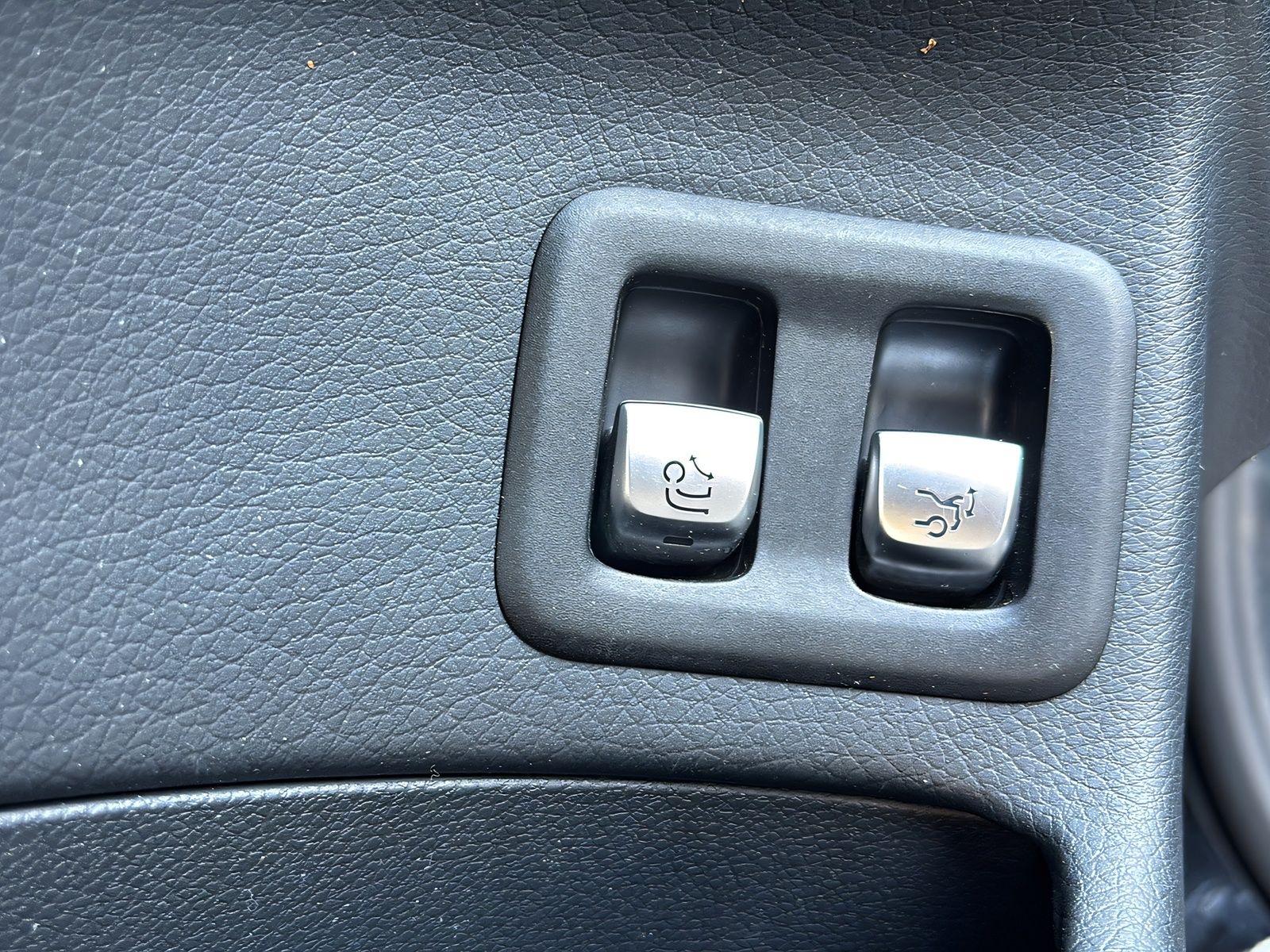 Fahrzeugabbildung Mercedes-Benz GLC 250 d 4Matic EXCLUSIVE BURMESTER AHK LED PDC