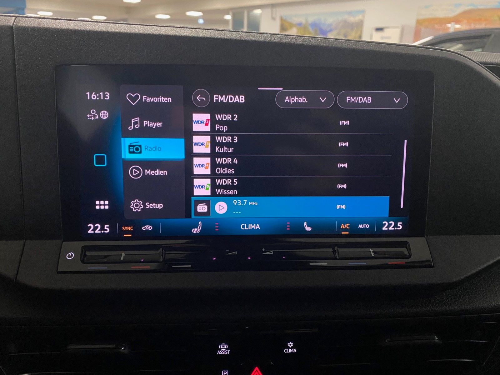 Fahrzeugabbildung Volkswagen Caddy 1.5 TSI DSG Edition+Garantie 2030++KAMERA+