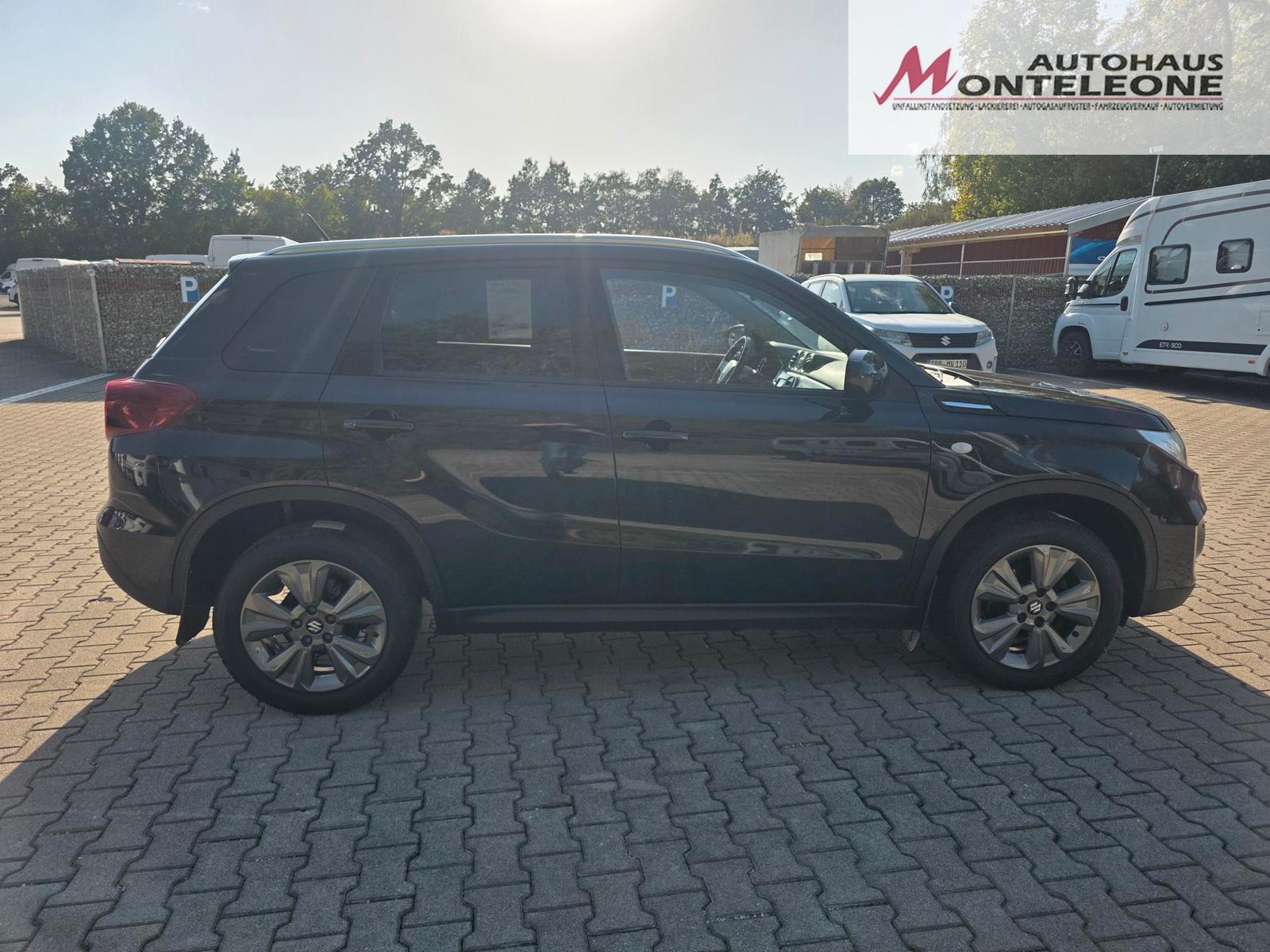 Suzuki Vitara 1.0 Comfort 4x4 | 8-fach bereift gepfl...