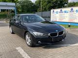 BMW F30* LIMOUSIN *2.0L*KLIMA*MULTILENKRAD*KLIMA*PDC - BMW 316 in Frankfurt (Main)