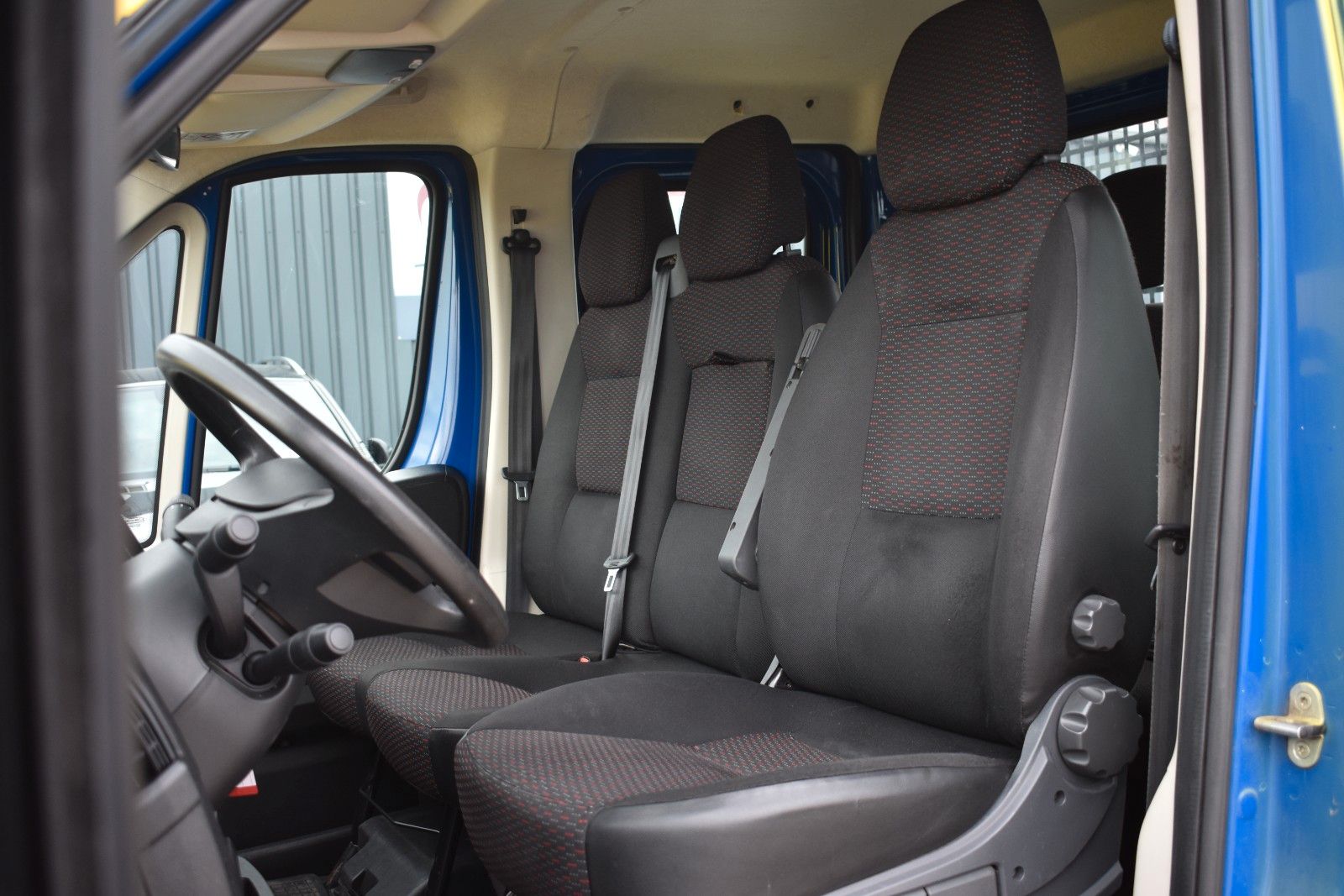 Fahrzeugabbildung Citroën Jumper Pritsche Doka. 35 L4 Heavy Plus Solution