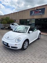 Volkswagen New Beetle 1.4 16V Cabrio - weiße Volkswagen New Beetle