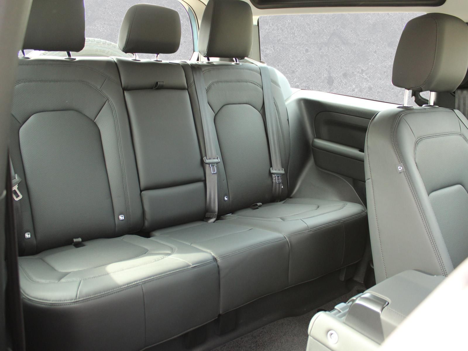 Fahrzeugabbildung Land Rover Land Rover Defender D200 S