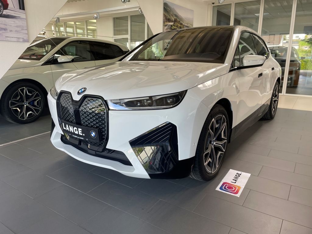 BMW iX