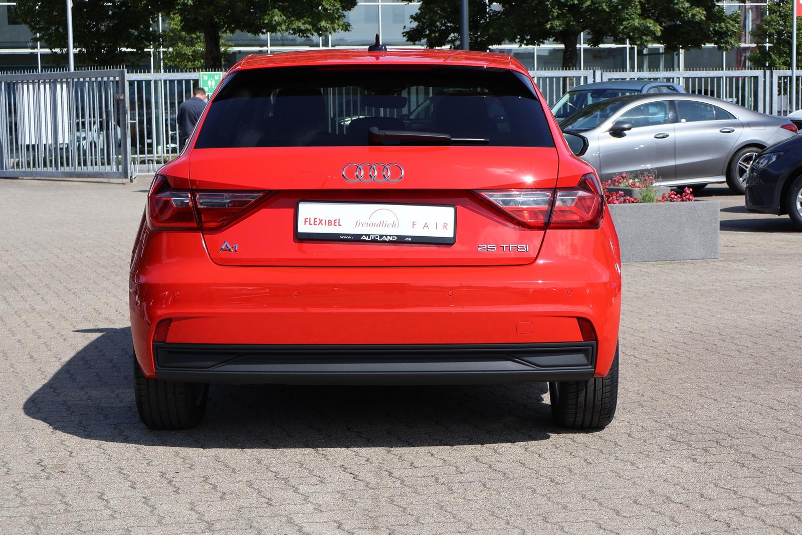Audi A1 Sportback 25 1.0 TFSI Navi Tempomat PDC, миниатюра 5