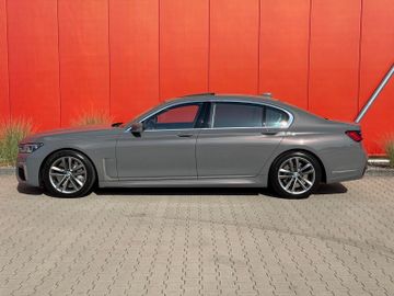 BMW 750 - 4