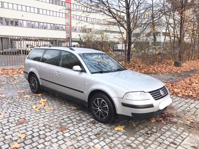 Volkswagen VW Passat/TÜV NEU/Klima/Sitzheizung/Ganzja...