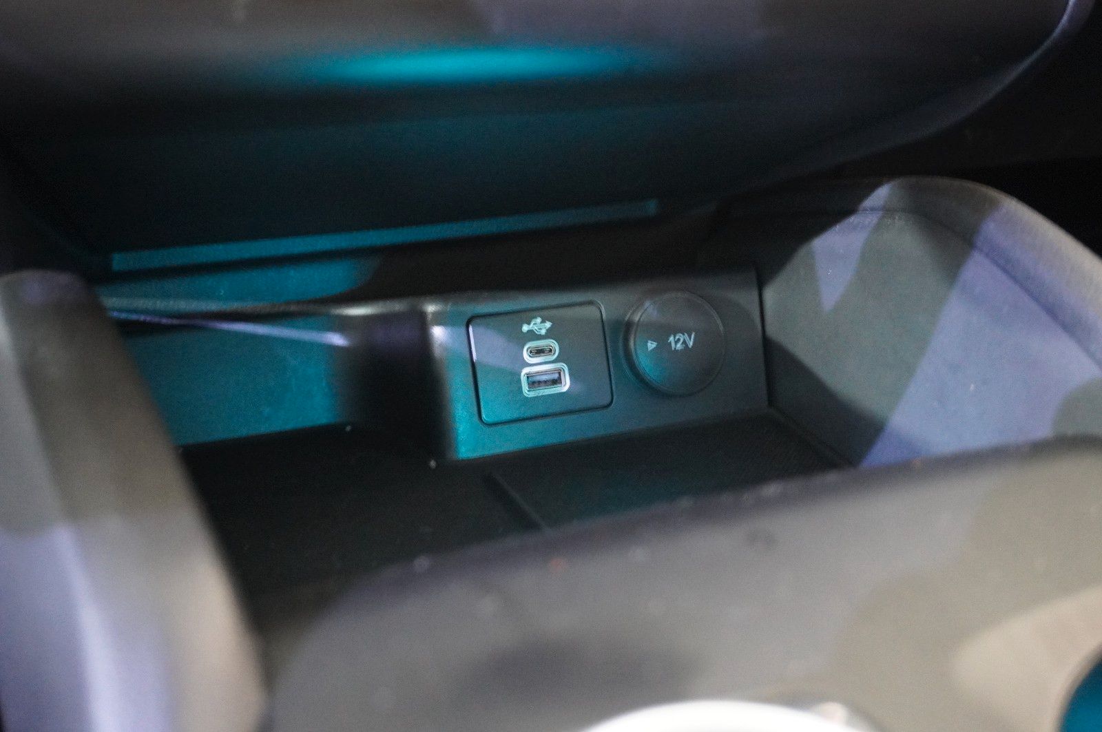 Fahrzeugabbildung Ford Focus Turnier 1.5D COOL & CONN NAVI/LED/SPORT/SH