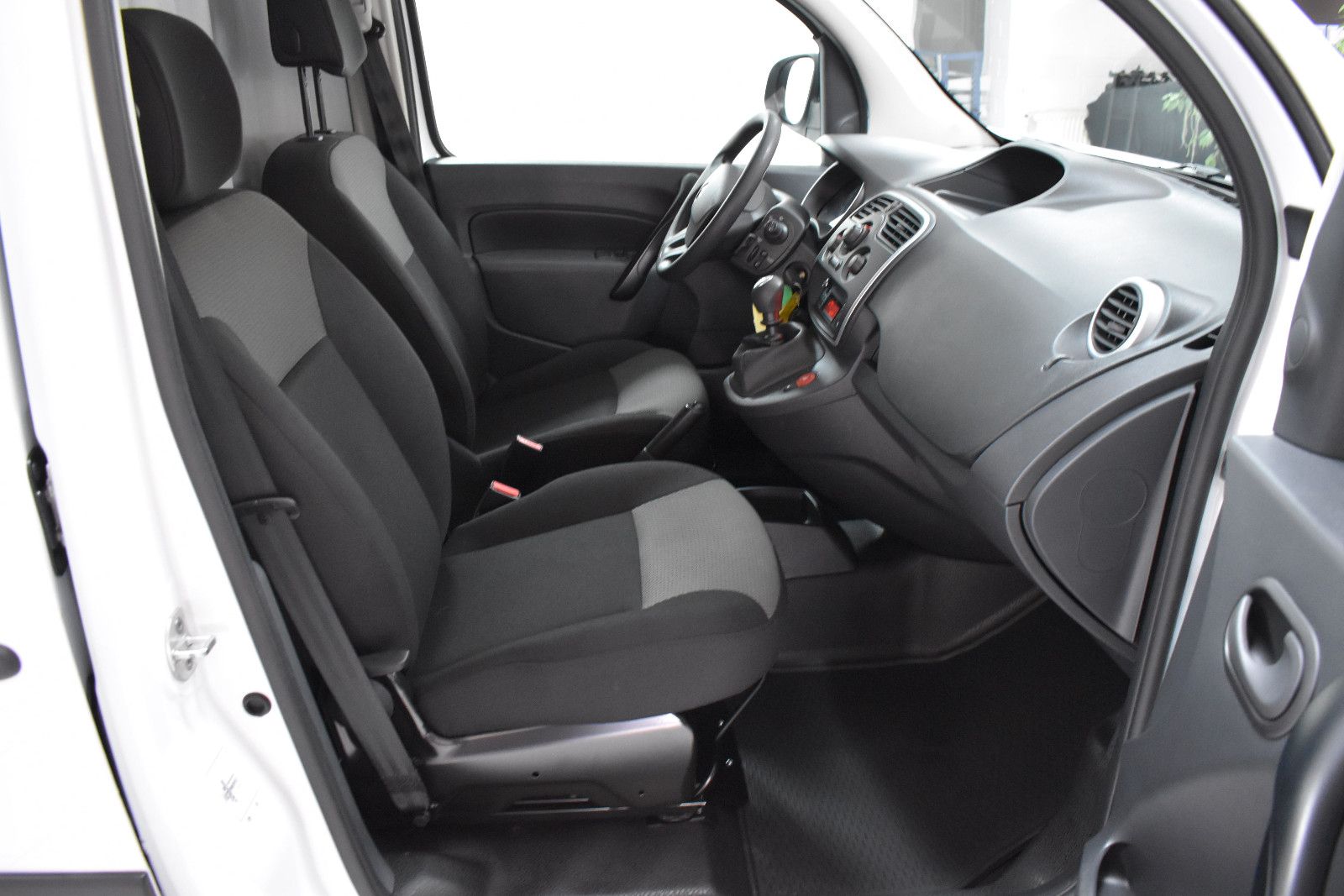 Fahrzeugabbildung Renault Kangoo *Kühlwagen, Stand- und Fahrkühlung*