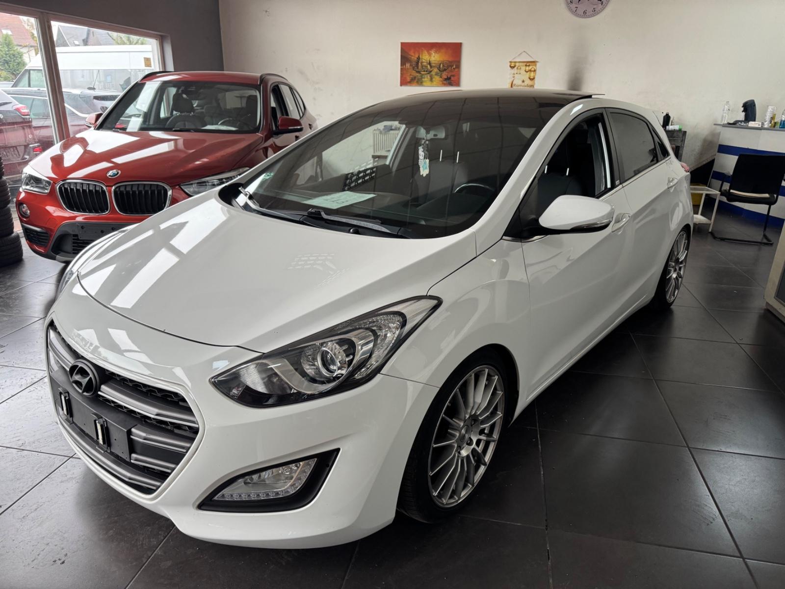 Hyundai i30 blue Passion-Plus "SPORT/Panoramadach"Euro6