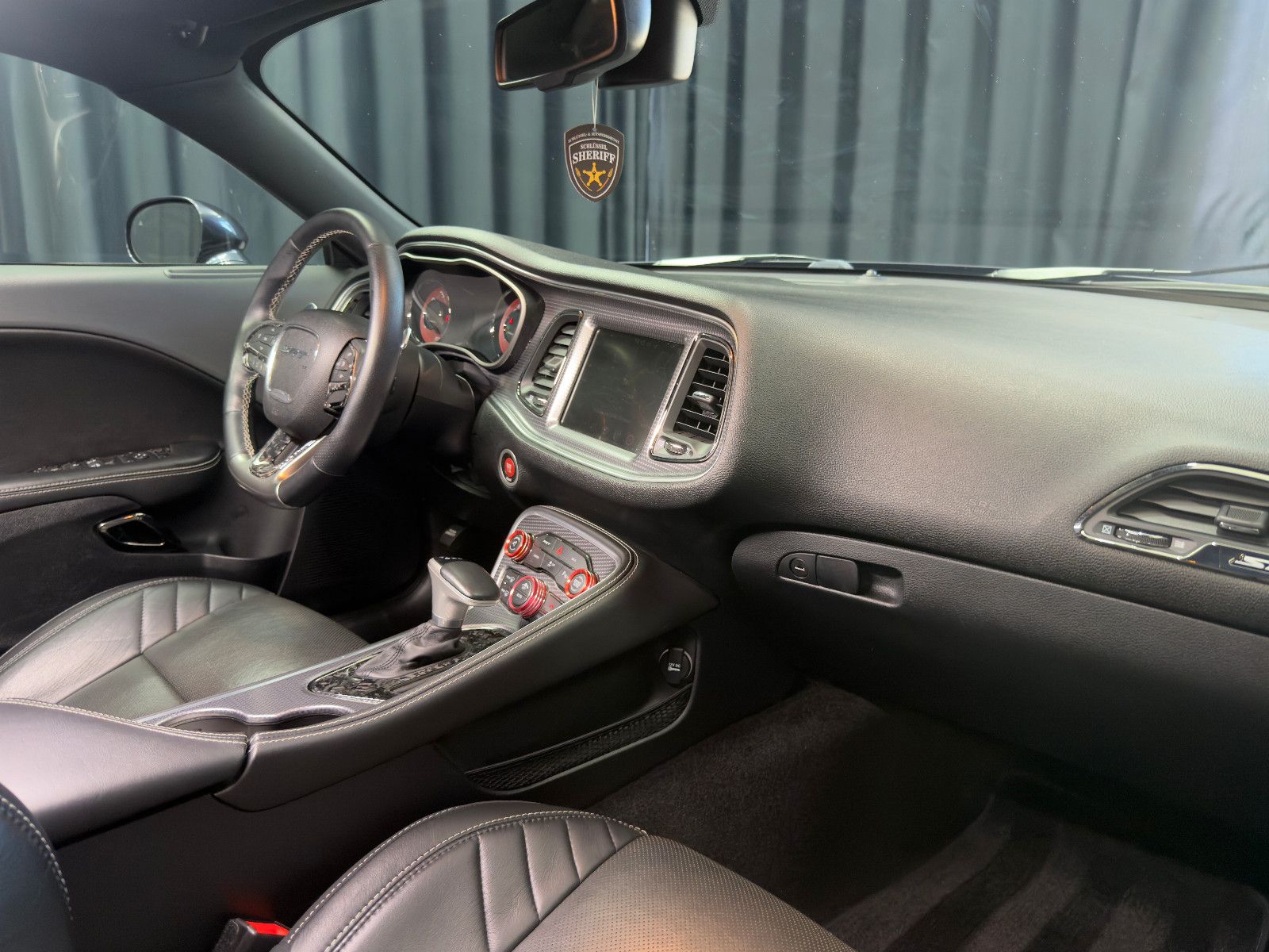 Fahrzeugabbildung Dodge Challenger SRT Hellcat |H/K|KW|GME