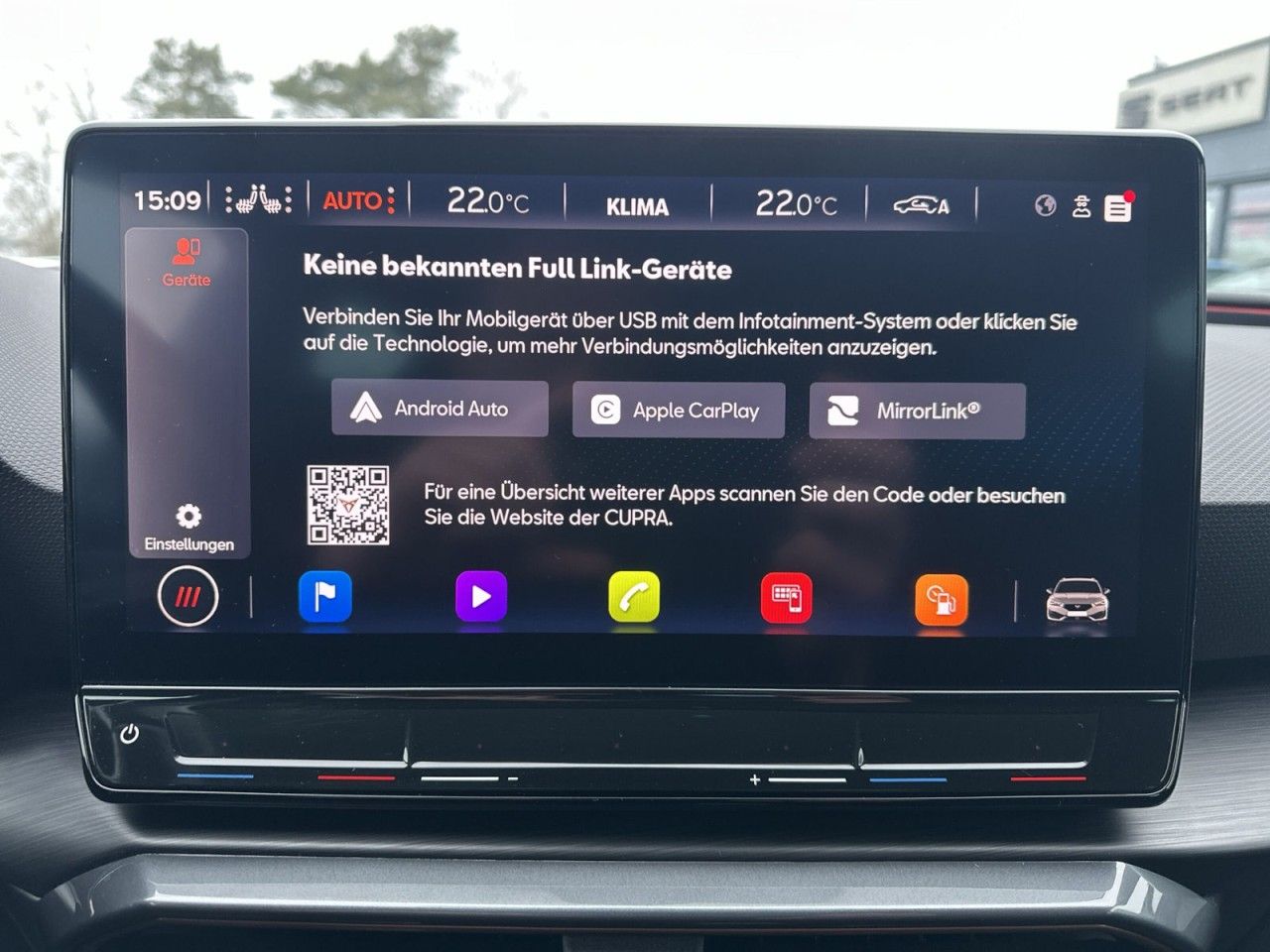 Fahrzeugabbildung CUPRA Leon Sportstourer 2.0 TSI 245 PS DSG - mit KI generiert/bearbeitet