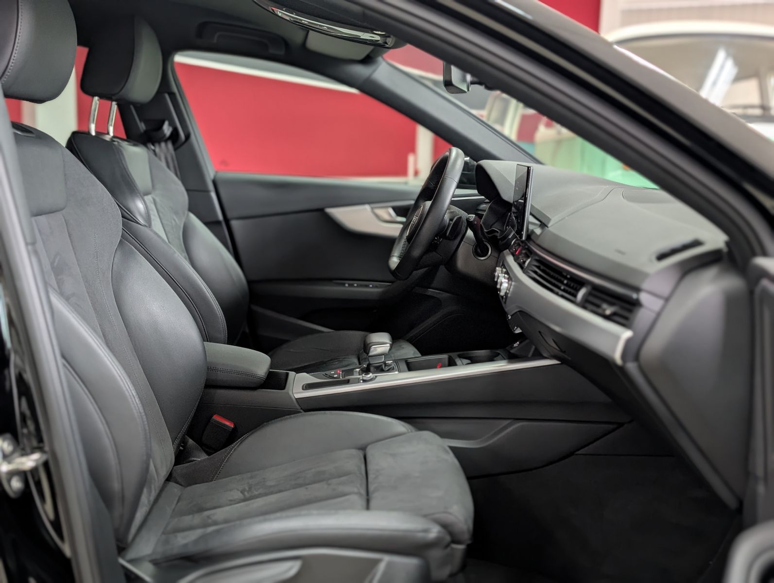Fahrzeugabbildung Audi A4 40 TFSI advanced SPORT-DINAMICA APS MATRIX