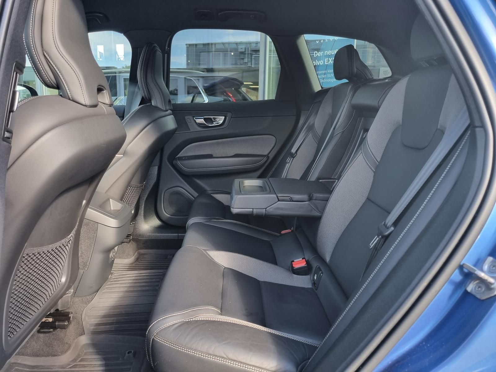 Fahrzeugabbildung Volvo XC60 B4 D R-Design