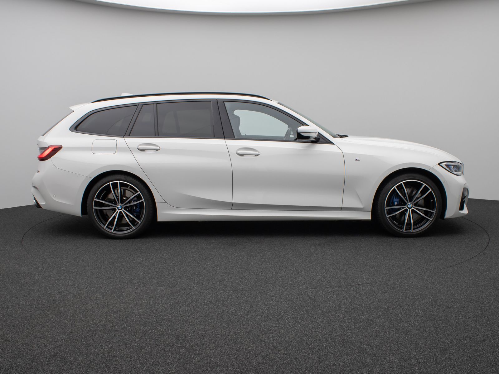 Fahrzeugabbildung BMW 330e M Sport Kamera Laser HUD DAB HiFi Komfort