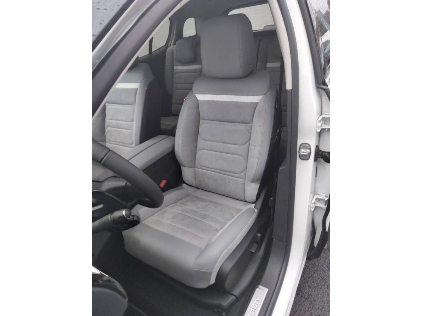Fahrzeugabbildung Citroën C5 Aircross Hybrid 136 e-DSC6 e-Series