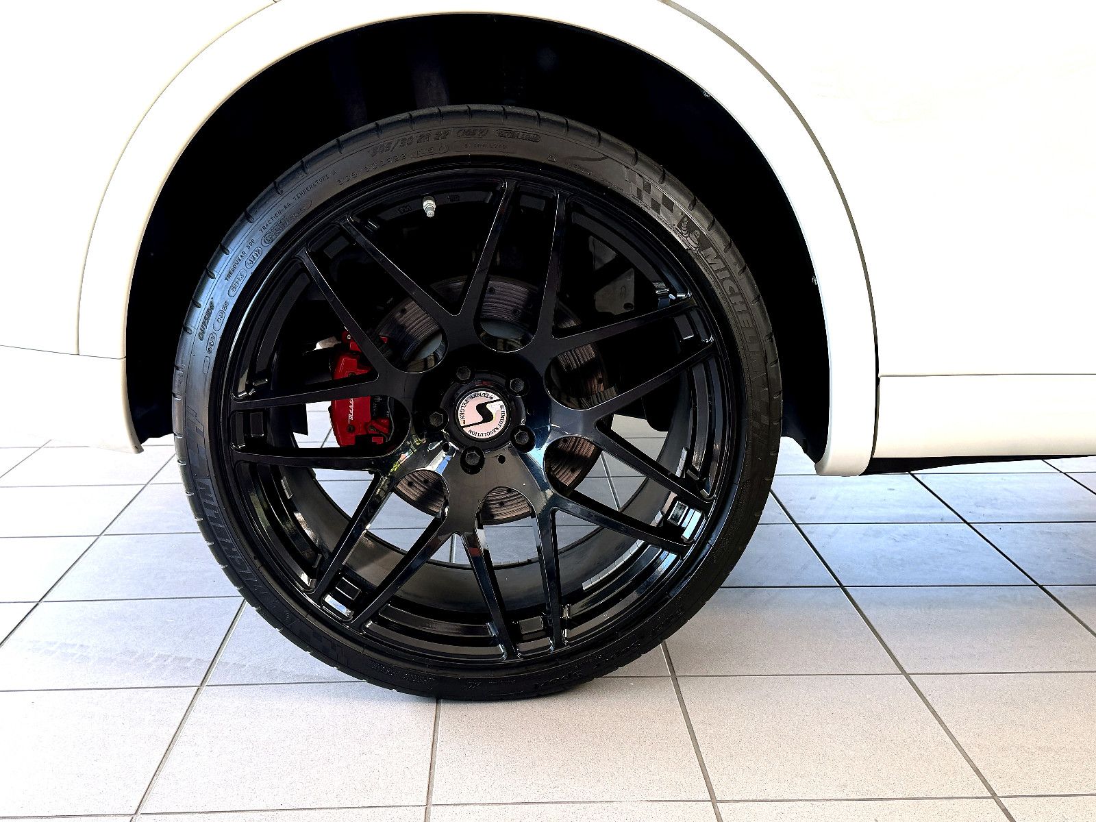 Fahrzeugabbildung Maserati Levante S/CARBON/HARMAN-KARDON/KAMERA/BRD