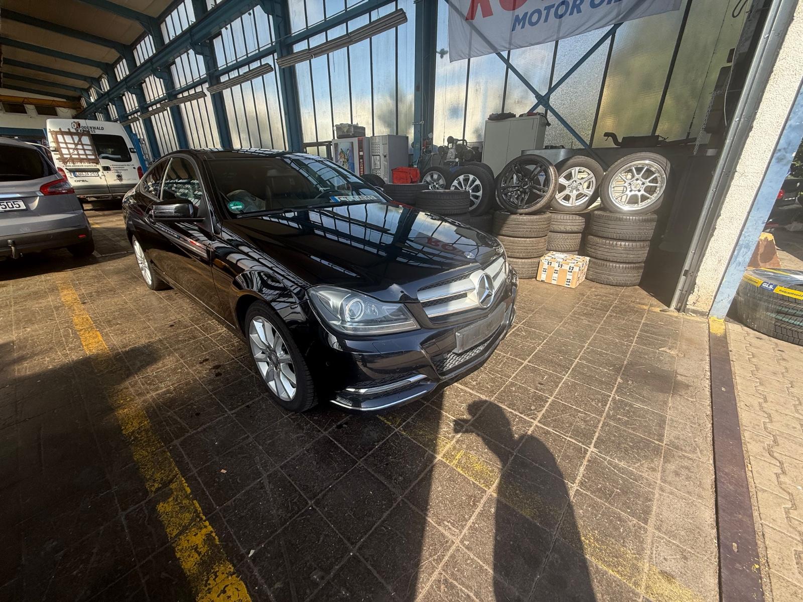 Mercedes-Benz CE 220 C 220 CDI BlueEFF. Coupé Standard