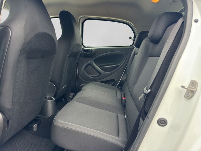 Fahrzeugabbildung Smart forfour EQ Schnelllade+Allwetter+Sitzheizung+DAB