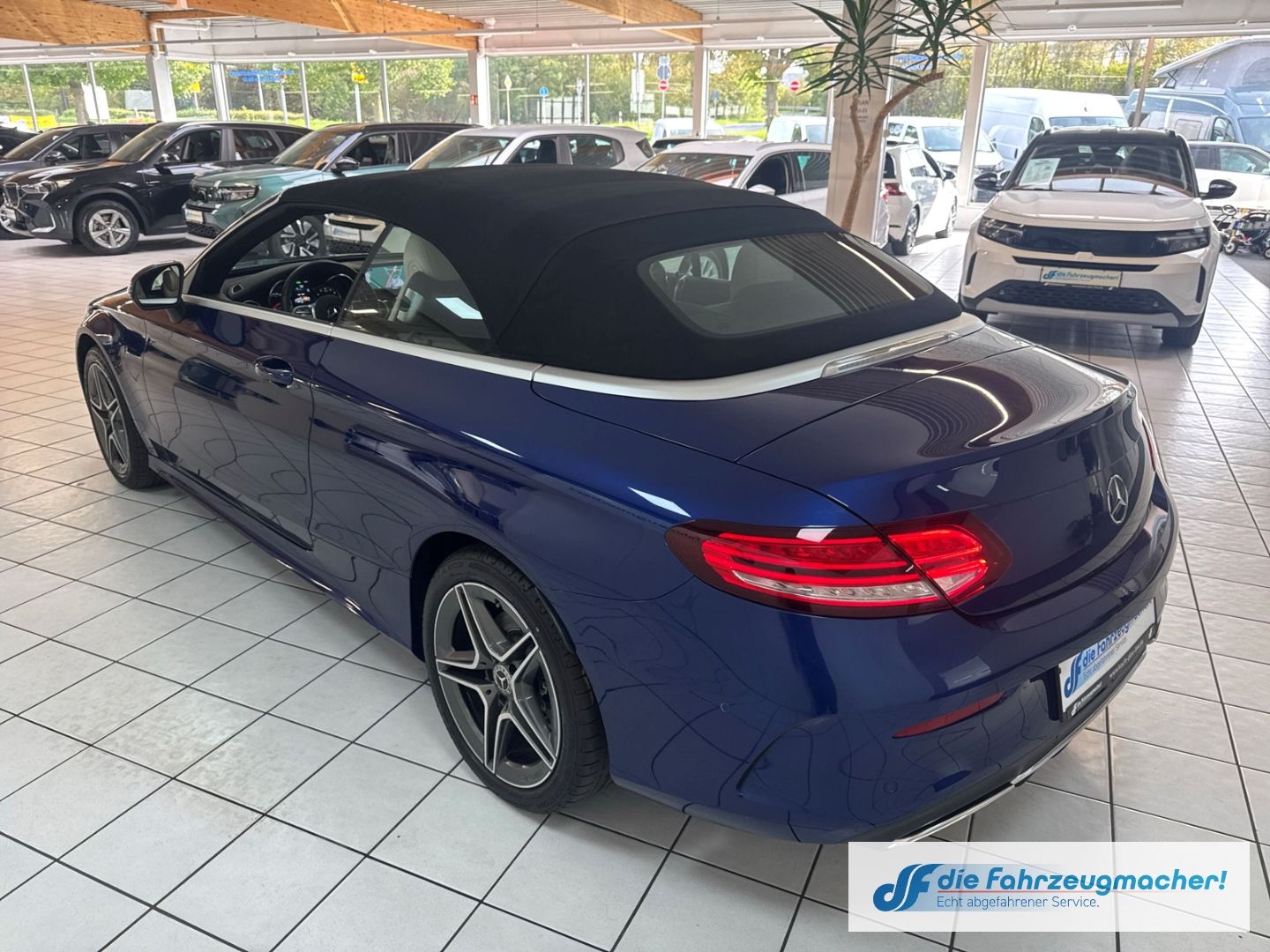 Fahrzeugabbildung Mercedes-Benz C 200 Cabrio 4Matic Sportpaket AMG LED Leder Mem