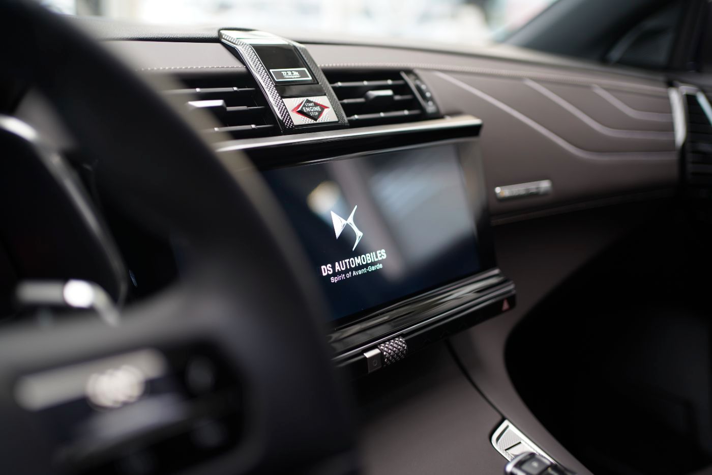 Fahrzeugabbildung DS Automobiles DS7 BlueHDi 130 EAT8 Antoine de Saint Exupéry