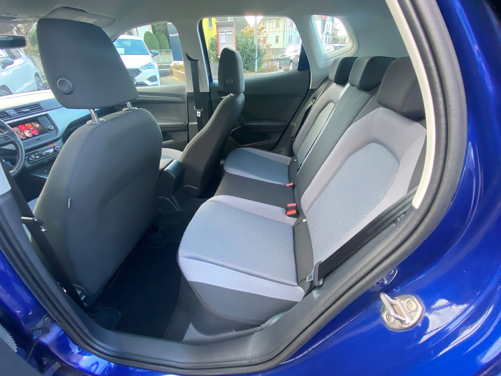 Fahrzeugabbildung SEAT Arona Style 1,0 TSI *Sitzhz. *FullLink *PDC hi.