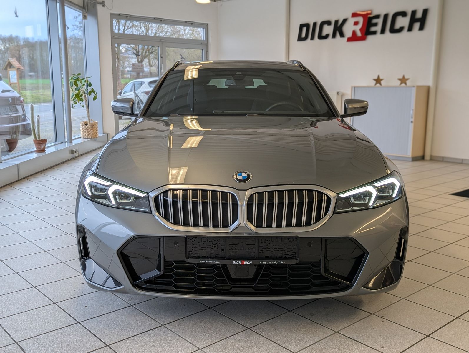 BMW 330 d xD M-Sport Pano LED-adaptiv ACC AHK - Image 2
