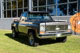 Chevrolet K10 Stepside Pickup - Chevrolet: K10