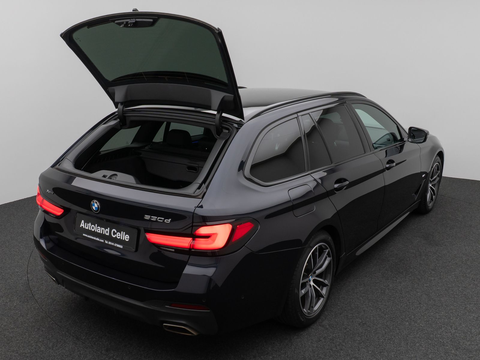 Fahrzeugabbildung BMW 530d xD M Sport Kamera Laser HUD DAB AHK Komfort