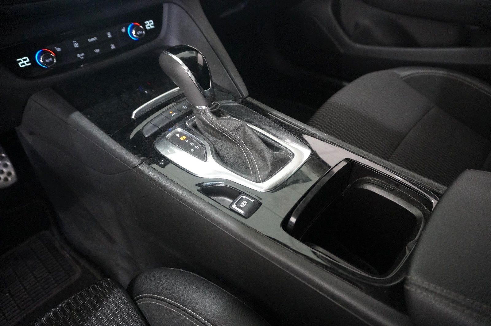 Fahrzeugabbildung Opel Insignia B ST 1.5T DYNAM. NAVI/LED/KAMERA/VIRTU.