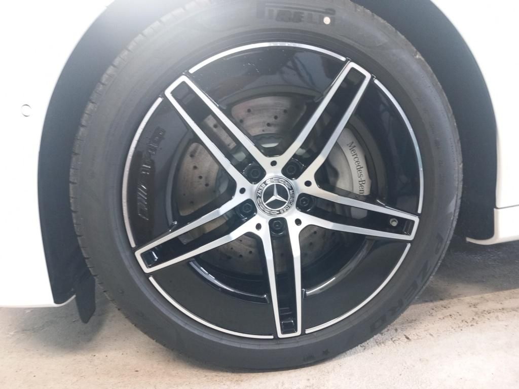 Fahrzeugabbildung Mercedes-Benz E 220 d T AMG*Night*Pano-Dach*Distr*PDC*360°*AHK