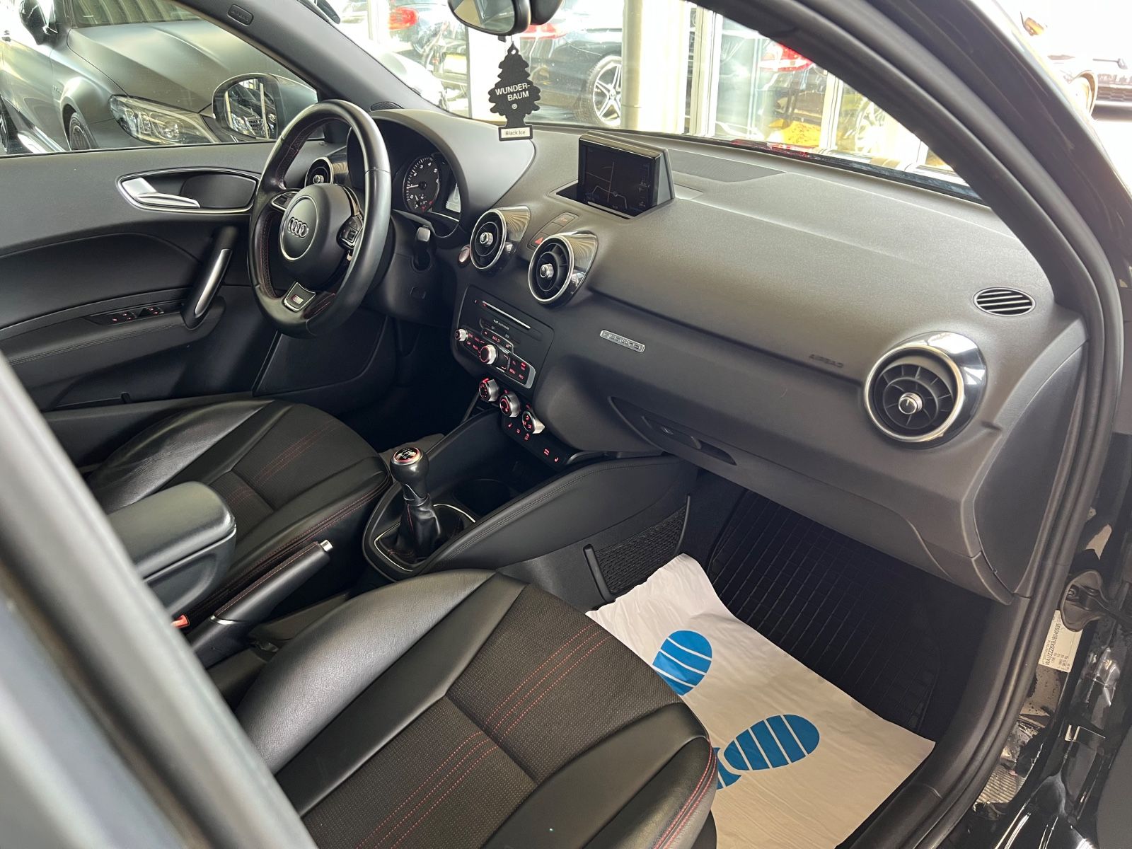 Fahrzeugabbildung Audi S1 Sportback 2.0 TFSI quattro *BI-COLOUR*