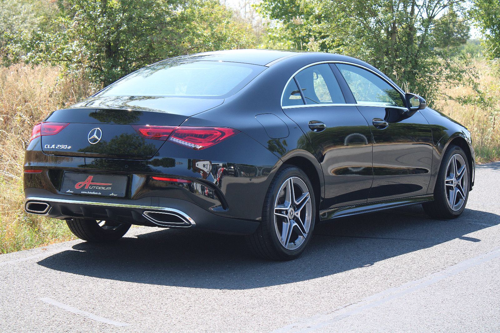 Mercedes-Benz CLA 250e AMG-Line MBUX Ambiente Leder LED 18' foto 3