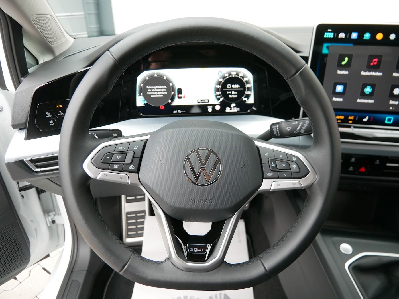 Fahrzeugabbildung Volkswagen Golf -VIII 1.5 Goal NEU37T AHK NAVI ACC LED SHZ