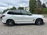 BMW X5 M50 7 SITZER HUD + PANO + 360G KAMERA - BMW X5 M50 mit Panoramadach