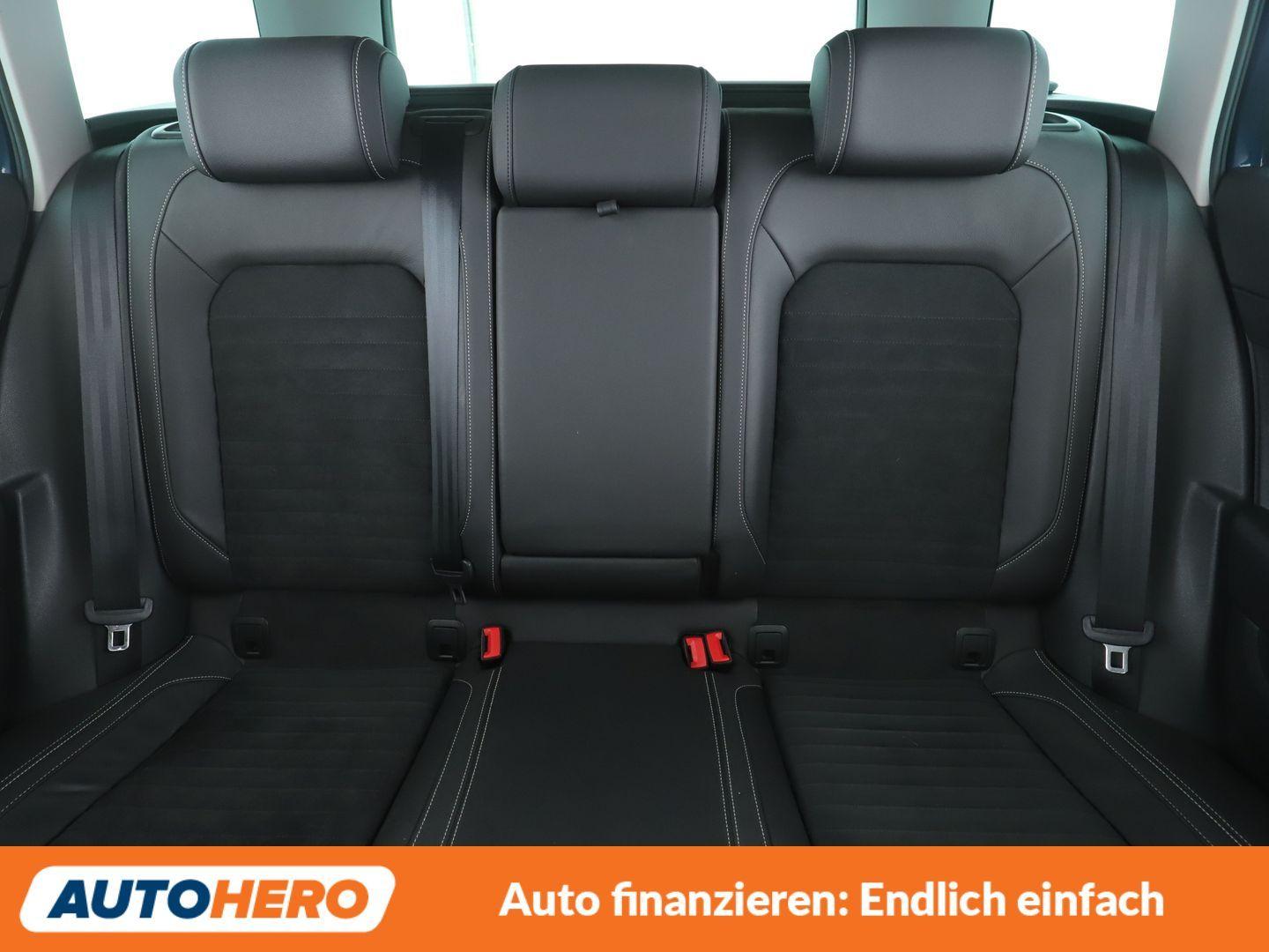 Volkswagen Passat 2.0 TSI Elegance Aut.*NAVI*PDC*SHZ*