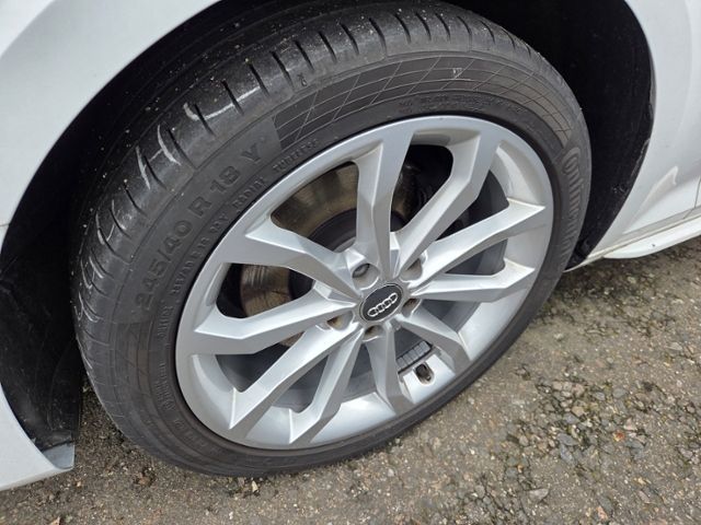 A4 Avant S-Line¹ 2.0 TDI S-TRON MATRIX eHECK 8FA